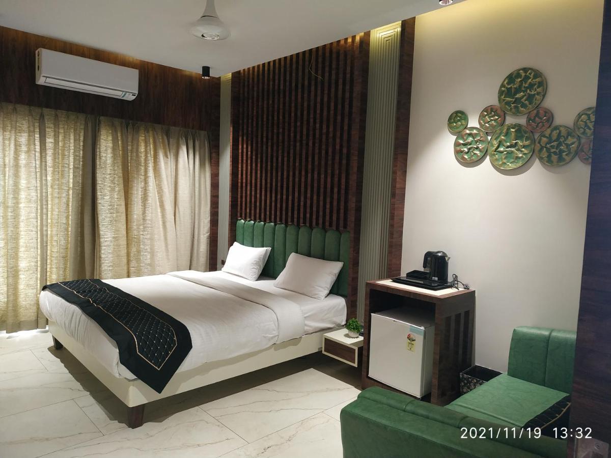 Hotel Florence Nanded Bagian luar foto