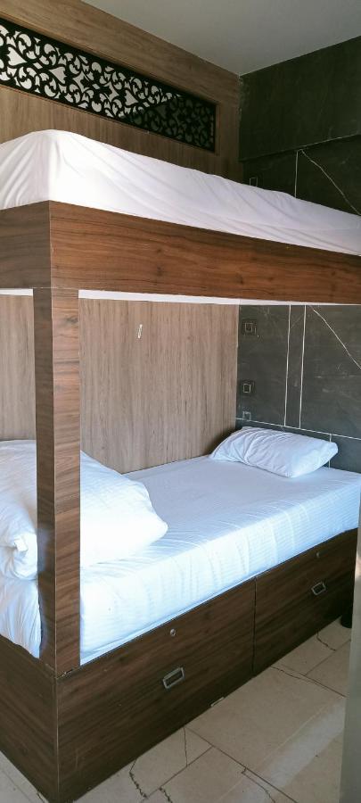 Hotel Florence Nanded Bagian luar foto