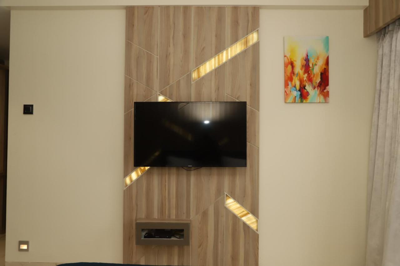 Hotel Florence Nanded Bagian luar foto