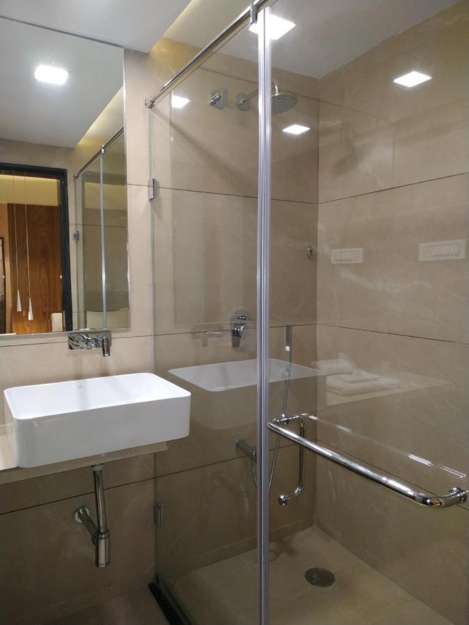 Hotel Florence Nanded Bagian luar foto