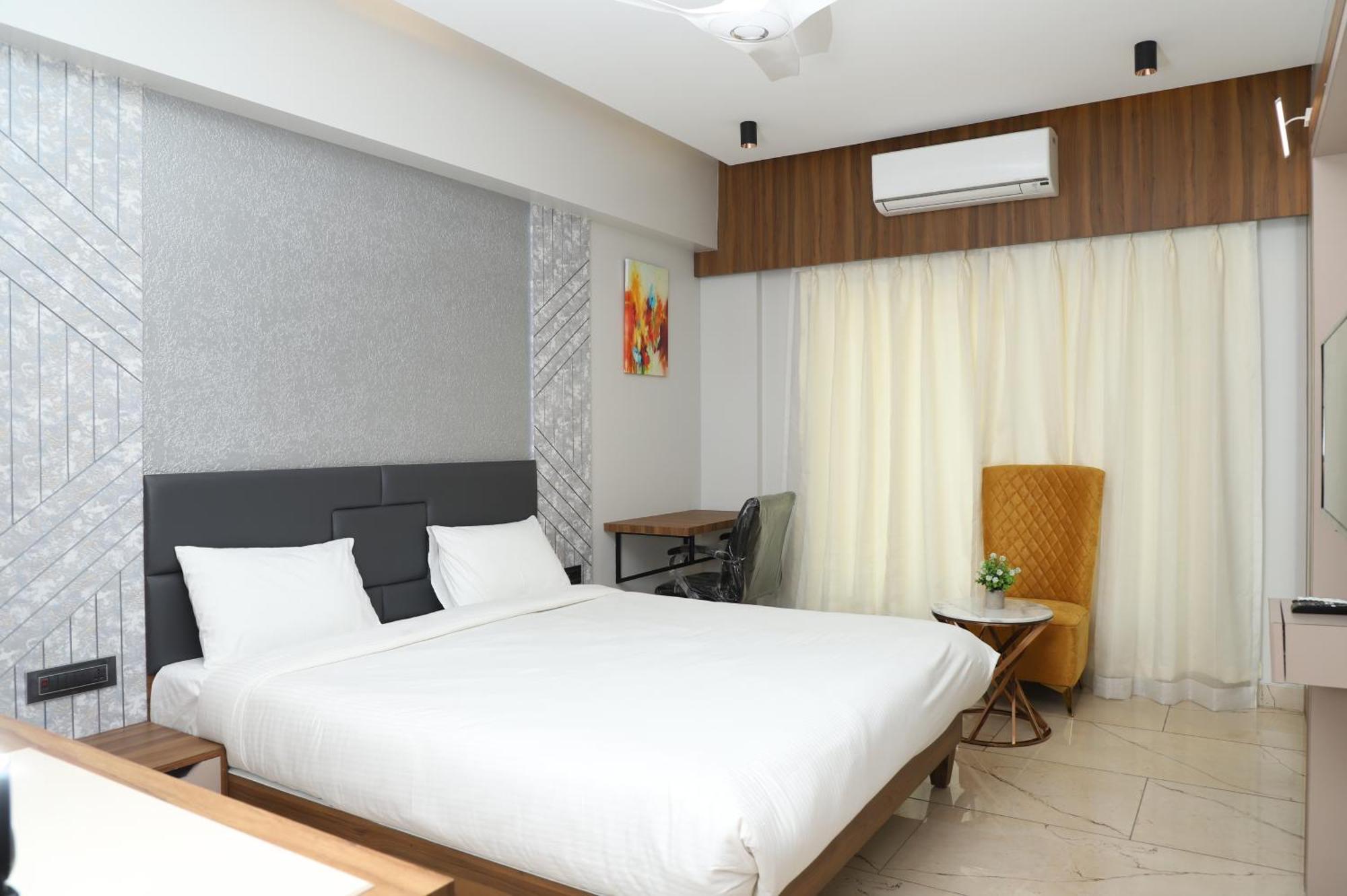 Hotel Florence Nanded Bagian luar foto