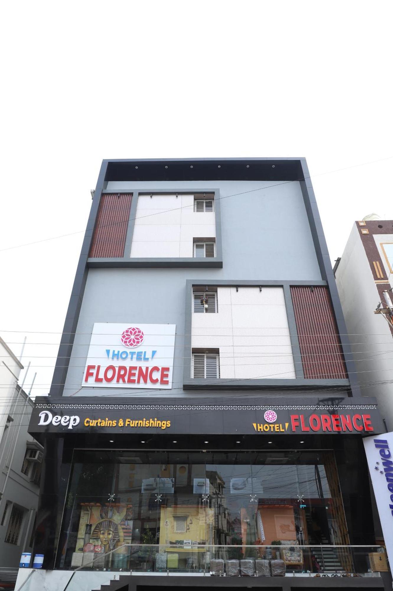 Hotel Florence Nanded Bagian luar foto